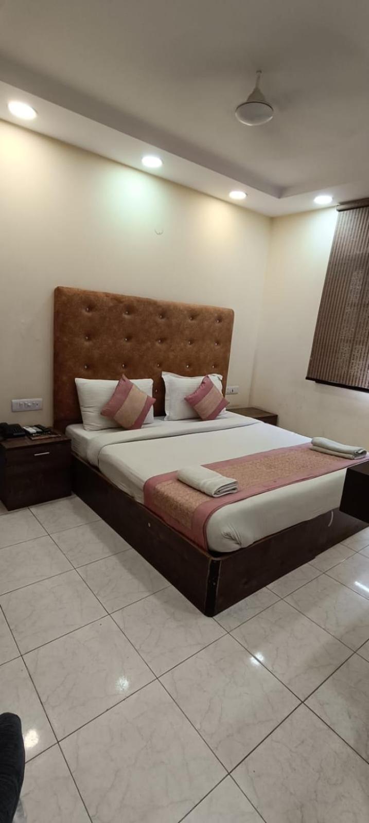 Hotel Singh Continetal Делі Екстер'єр фото